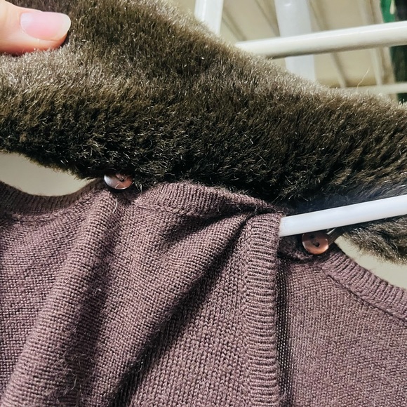 Skirt and sweater top - Picture 3 of 5